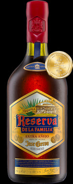 Carregar imagem na galeria: Tequila Jose Cuervo Reserva La Familia Anejo 0,70L
