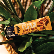 Barra proteica GUTsy Captain chocolate com caramelo e crocantes 45 g