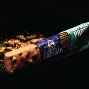 Barra proteica GUTsy Captain chocolate com caramelo salgado 45 g