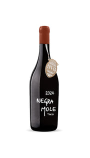 Garrafa de Arvad Negra Mole Tinto 2024, vinho tinto do Algarve estagiado em ânforas de barro, 75 cl